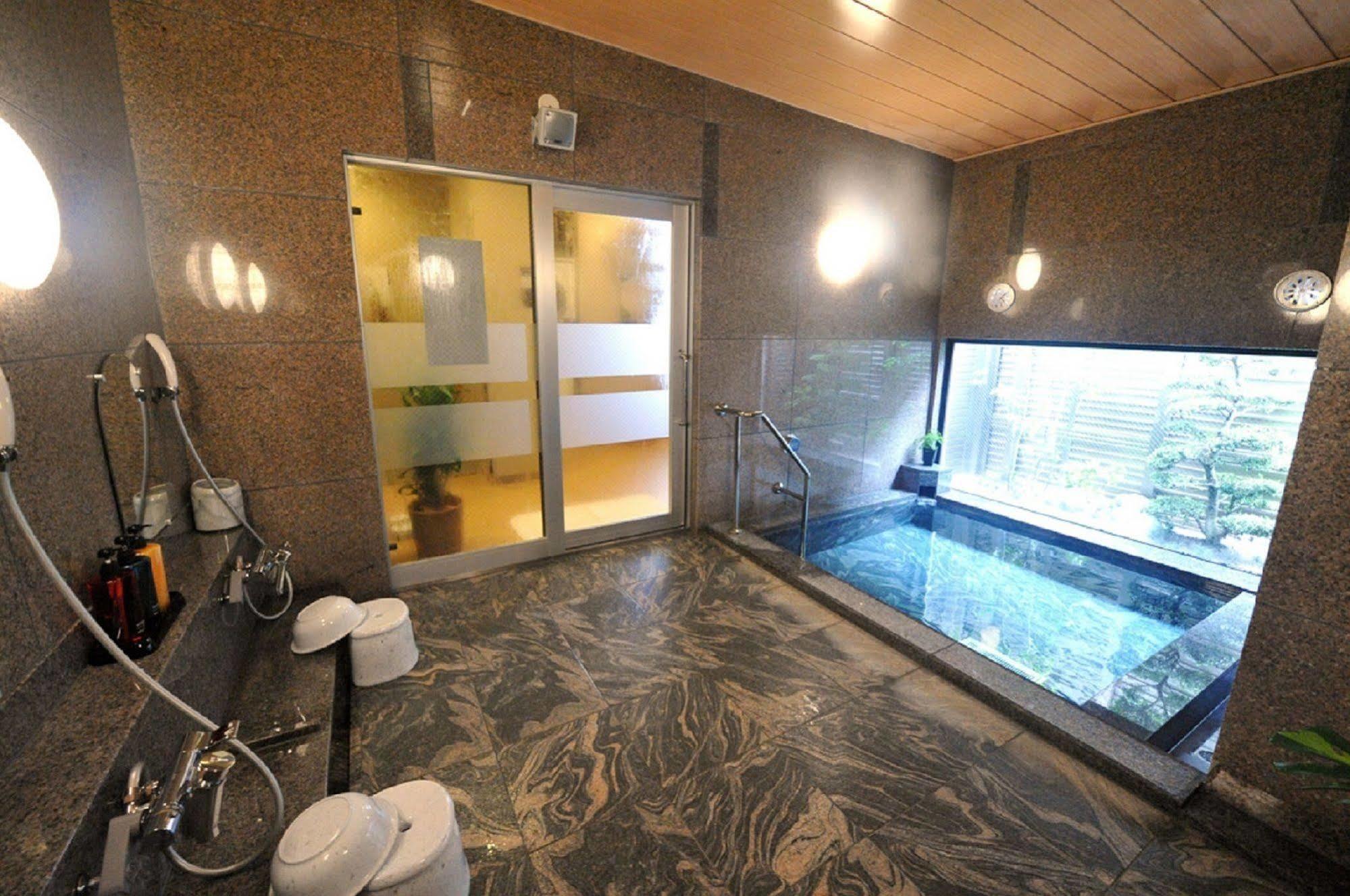 ホテルルートイン御殿場駅南 3*